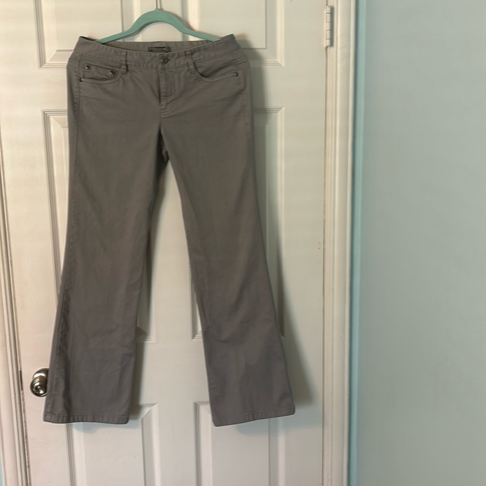Ann Taylor Slim Fit Jeans in denim gray wash. Size 4.